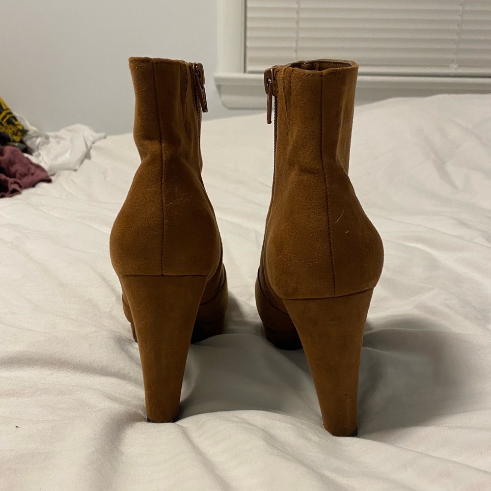 Mossimo brown suede booties - Picture 2 of 5